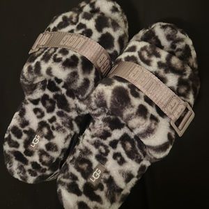 UGG SLIDES